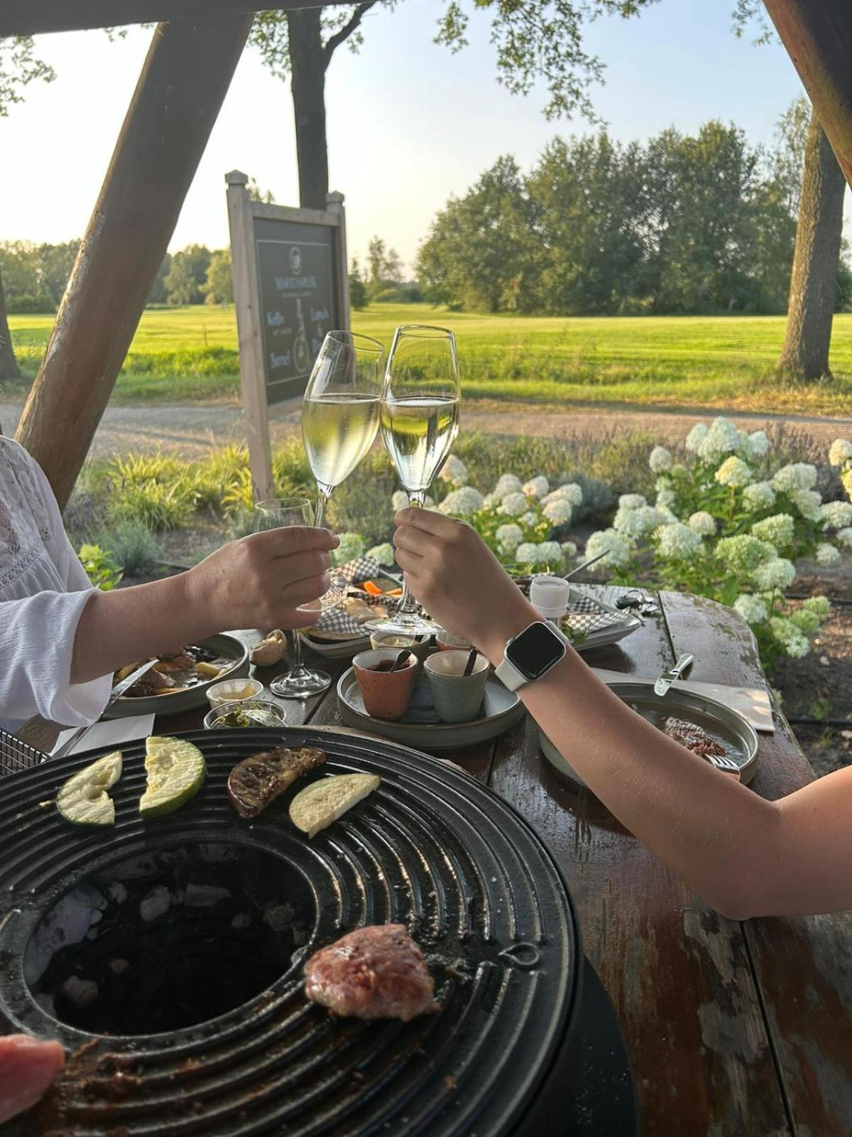 Hotel Martensplek Tiendeveen エクステリア 写真